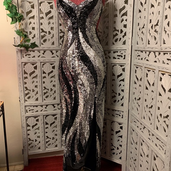 TIFFANY’S BLACK & SILVER SEQUINED LONG FORMAL - Picture 3 of 9